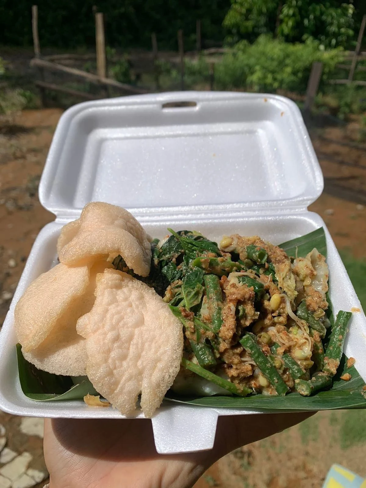 Lotek Bu Dewan